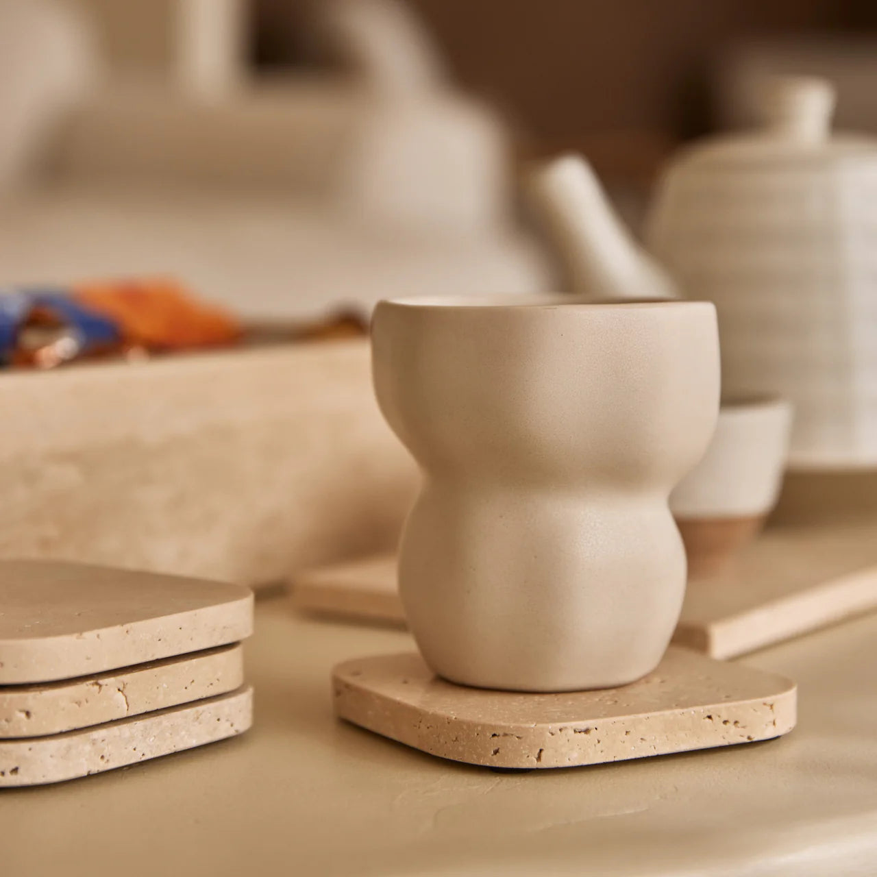 Travertine onderzetters organisch – Set van 4