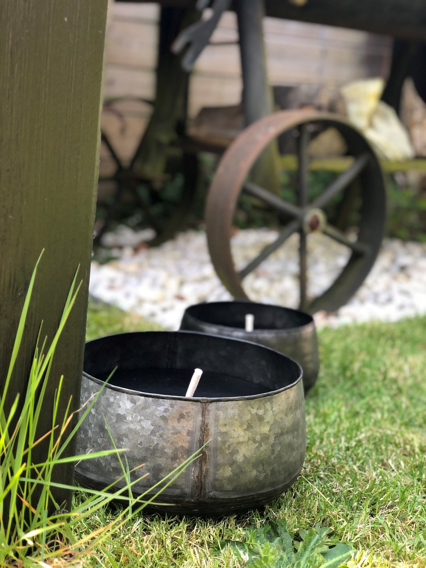 Black antique bowls (Set of 2)