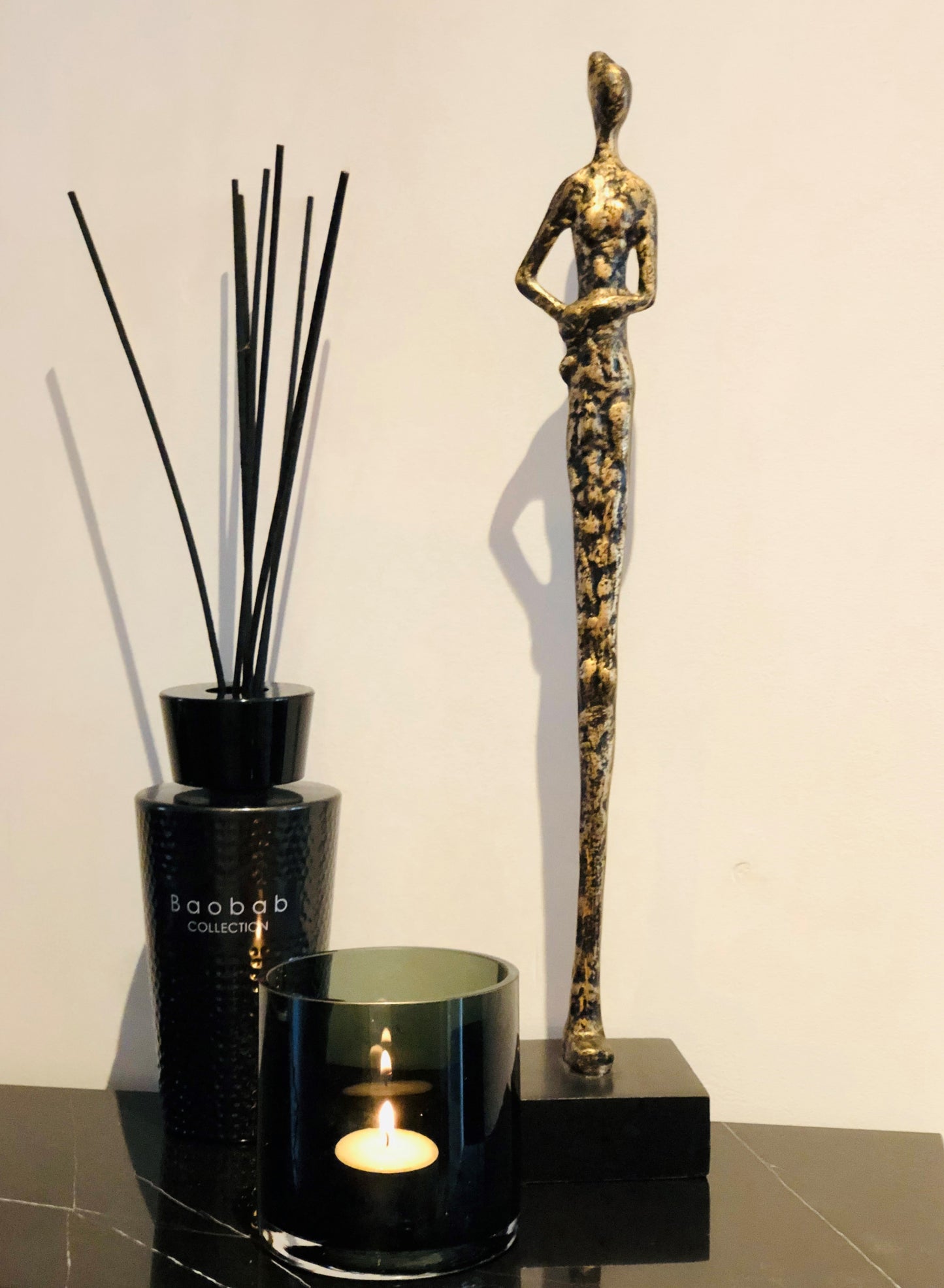 Sculpture Lady Antique Polyserin Gold