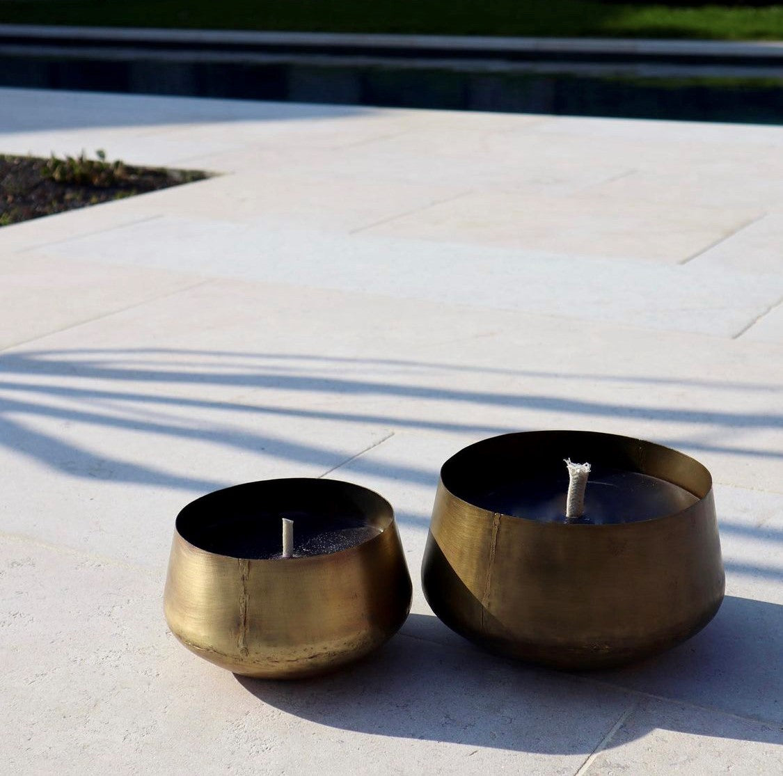 Buitenkaarsen set of 2 pots brass antique