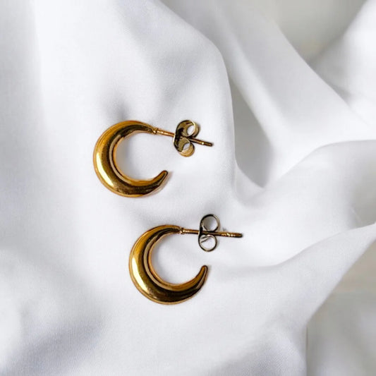 Oorbellen Luna Dorata gouden maantjes – Geroom Party Edition