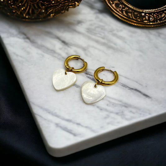 Oorbellen Giulietta met parelmoer – Geroom Party Edition
