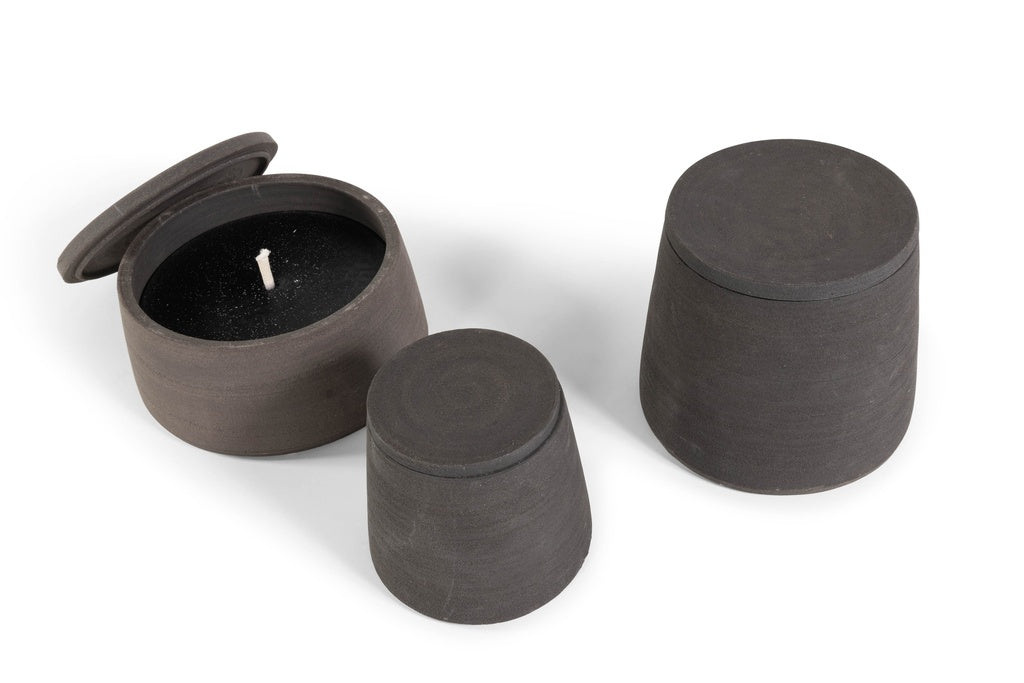 Antraciet buitenkaars van Icci by Dekocandle – lavendelgeur