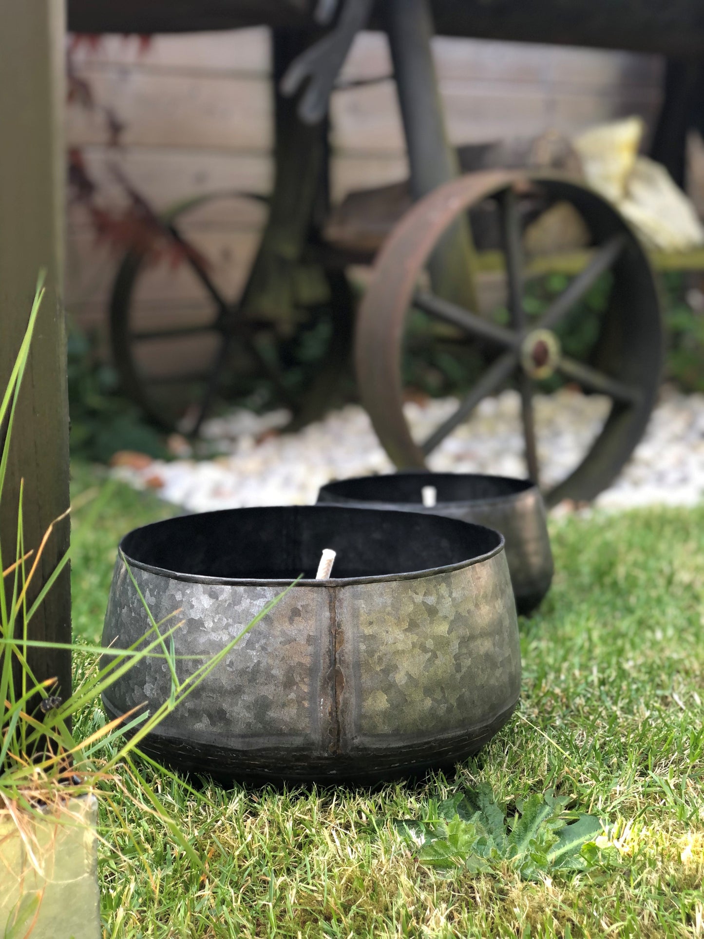 Black antique bowls (Set of 2)