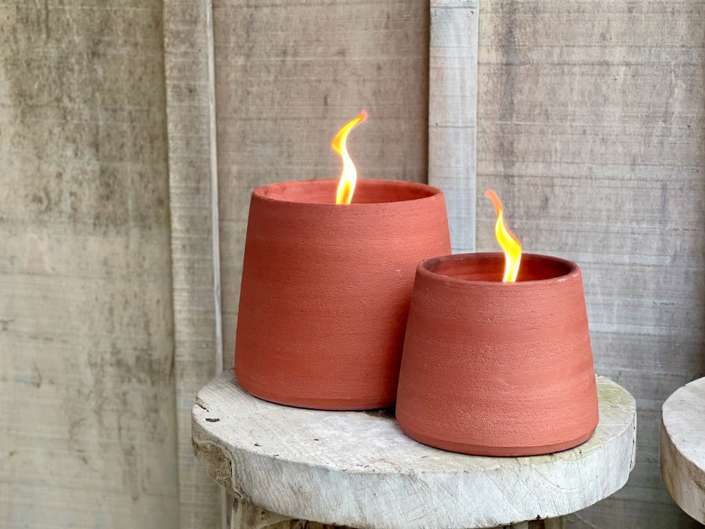 Rode buitenkaars van Icci by Dekocandle – lavendelgeur
