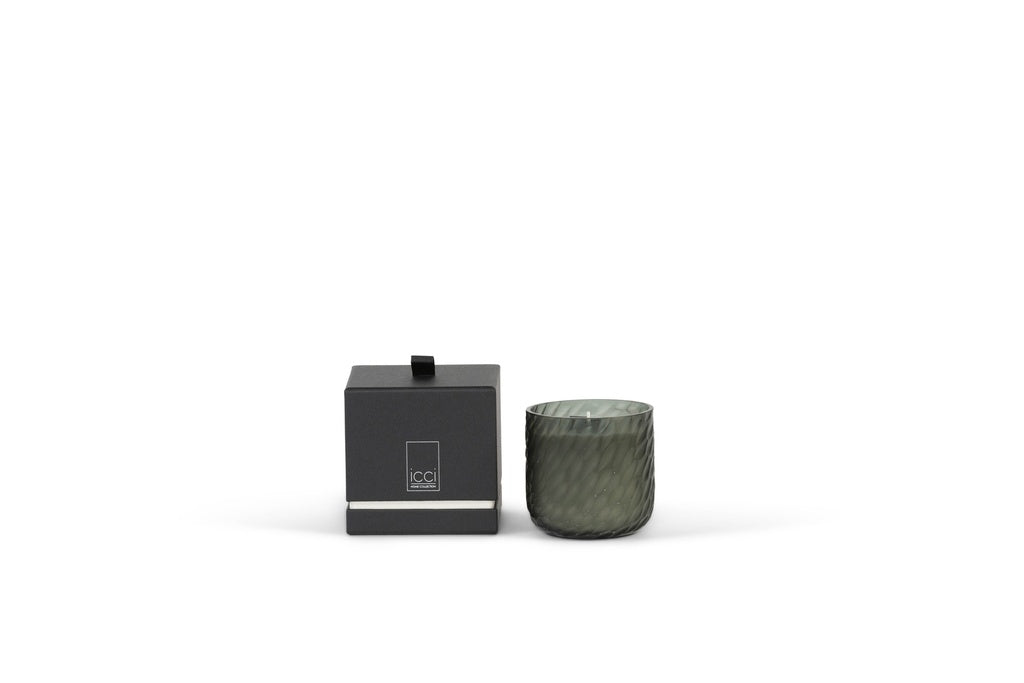 Icci geurkaars grey with leaf cutting 'Paris Couture'  - Ø9x9cm