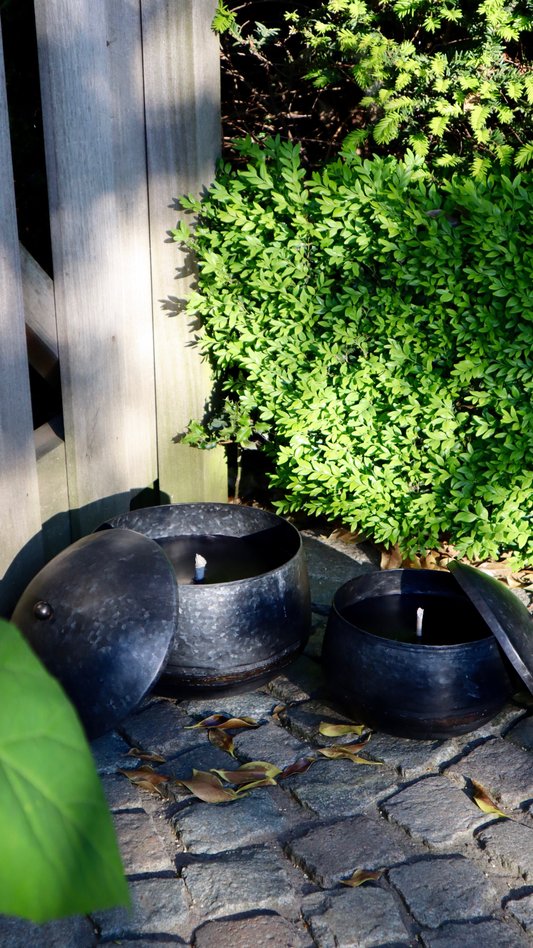 Black antique bowls (Set of 2)