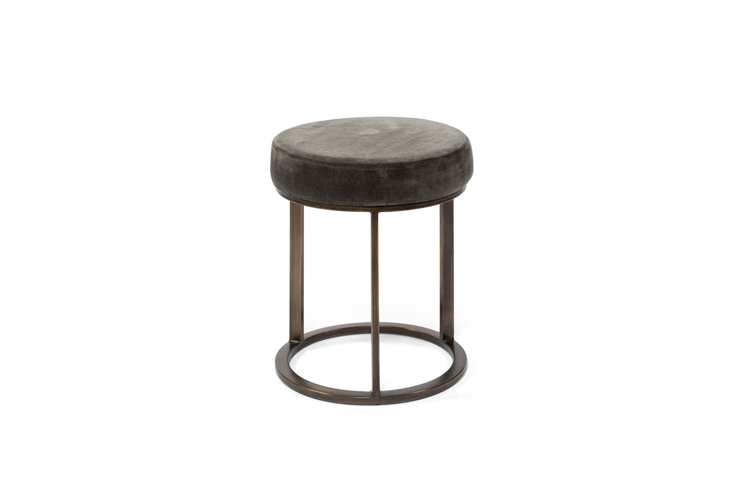 Pouf with velvet seat.
