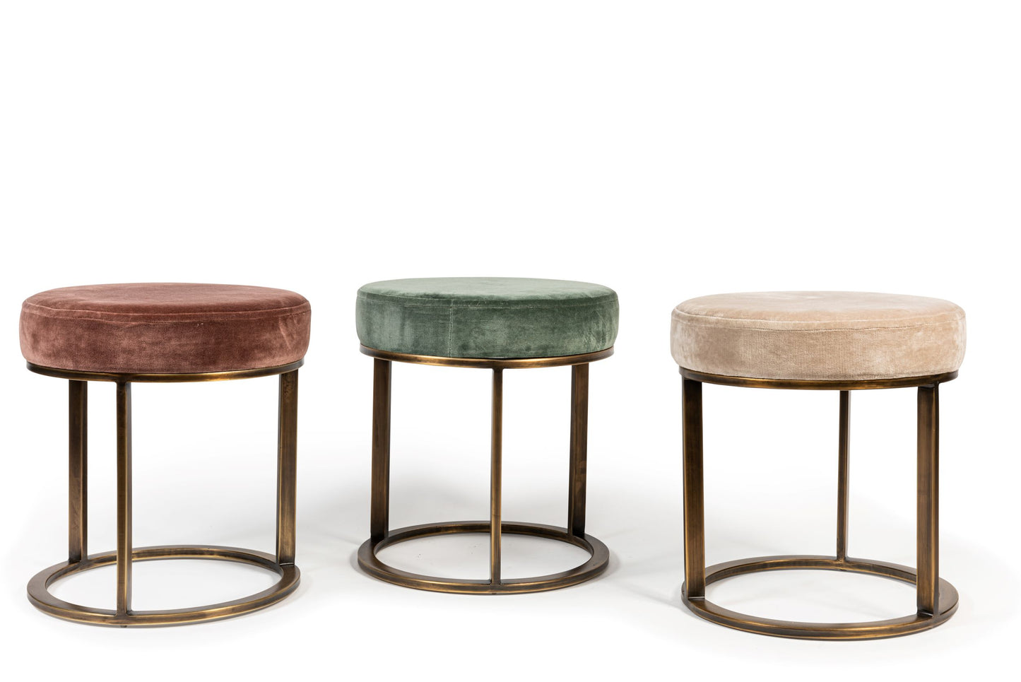 Pouf with velvet seat.