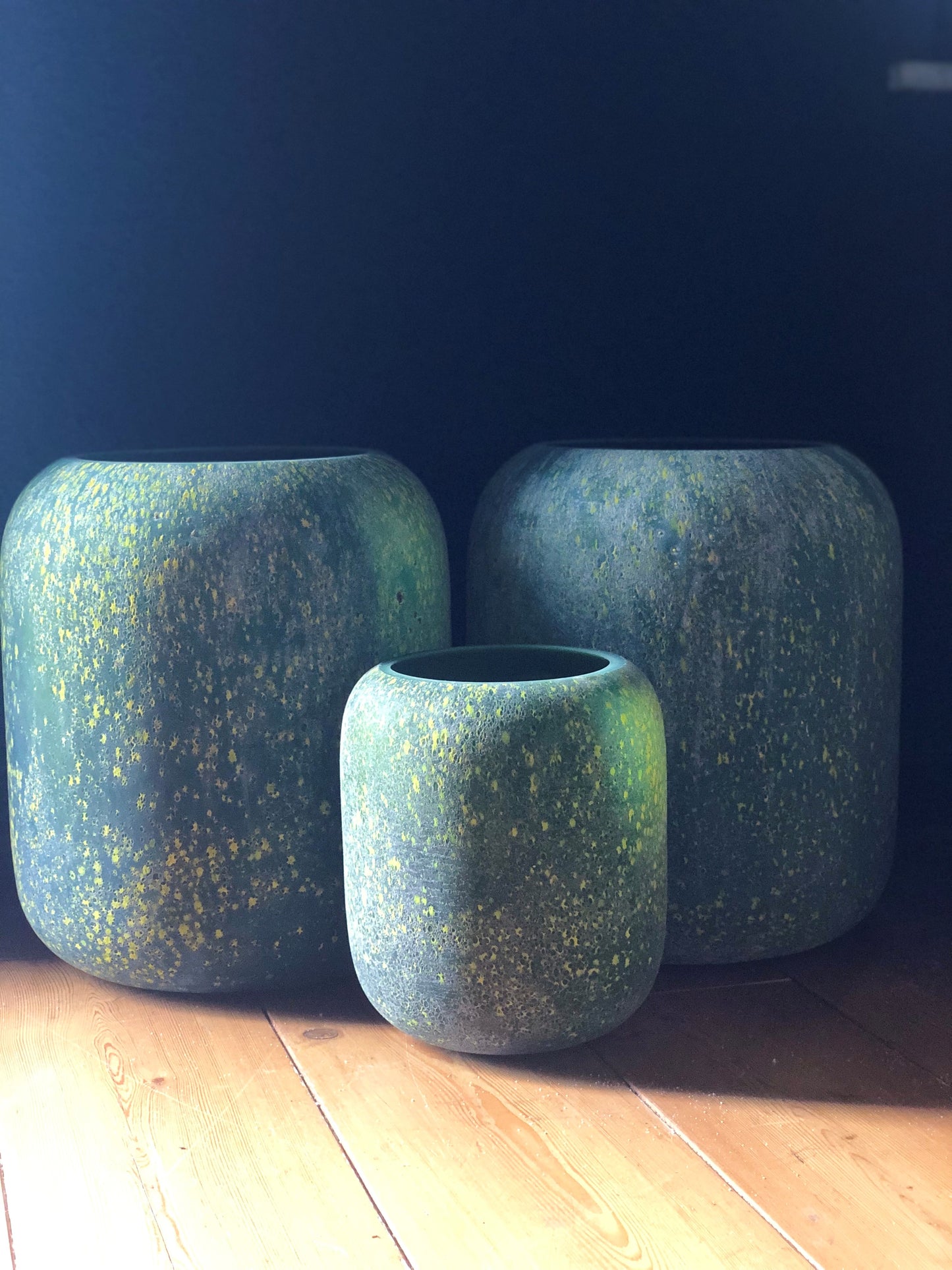 Mouthblown vase matt green - yellow spotted
